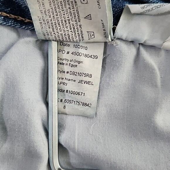 BandolinoBlu Jeans Women's Size 8 Denim Medium Wash Capri Embellished Pockets - Picture 15 of 15